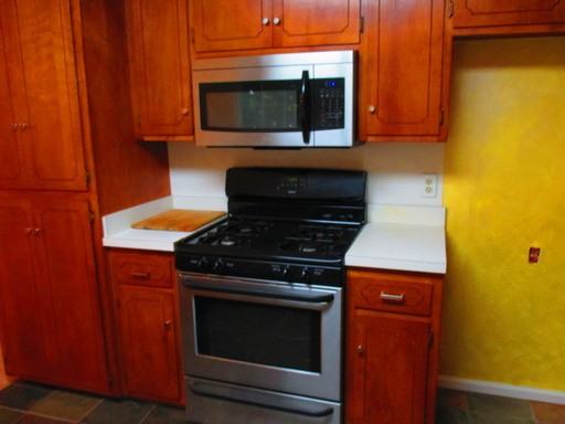 2212 Richmond Rd - Photo 3 of 7