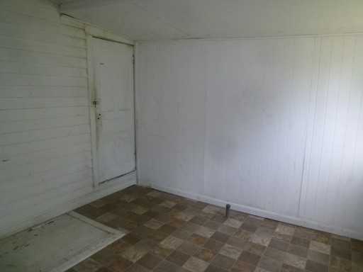 118 E Logan St - Photo 3 of 11