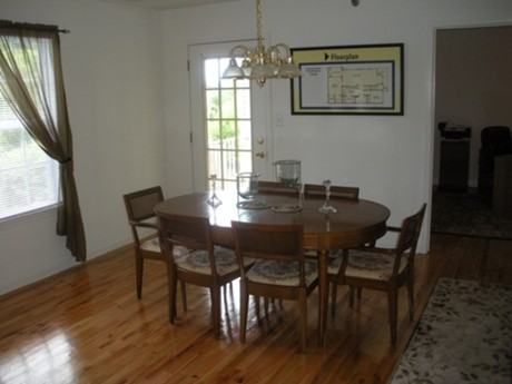 113 Susan Dr - Photo 2 of 6