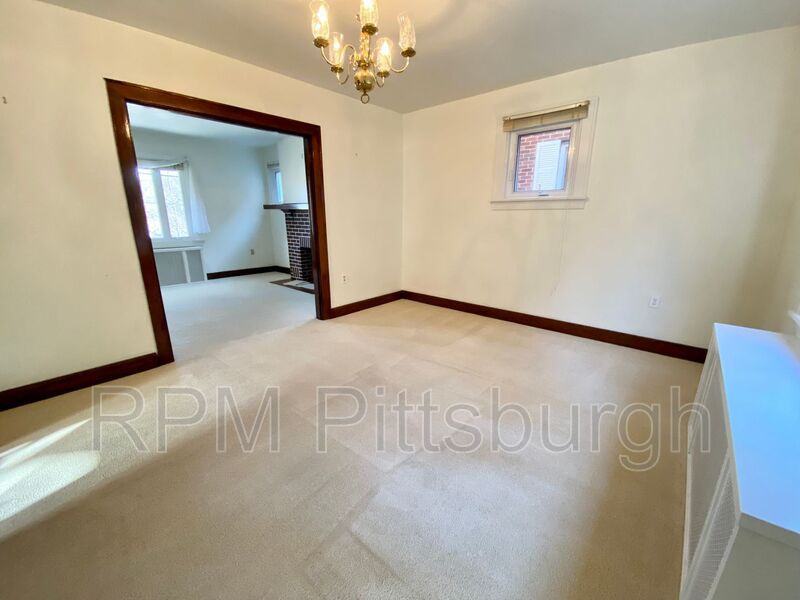 208 Berkley Ave - Photo 3 of 16
