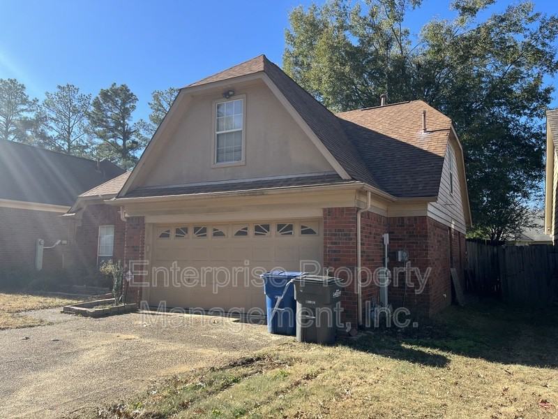 3061 Ultragreen Ln - Photo 4 of 33