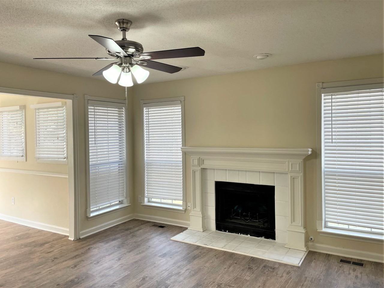 3295 Franklin Forest Dr - Photo 3 of 13