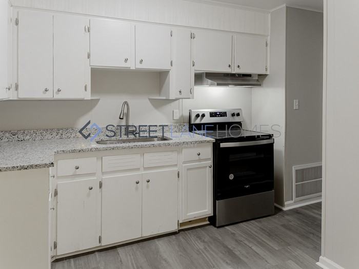 2205 Woodward Ave - Photo 3 of 19