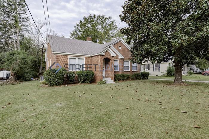 3324 Southmont Dr - Photo 3 of 31