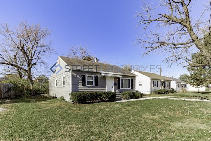2284 N Moreland Ave - Photo 3 of 17