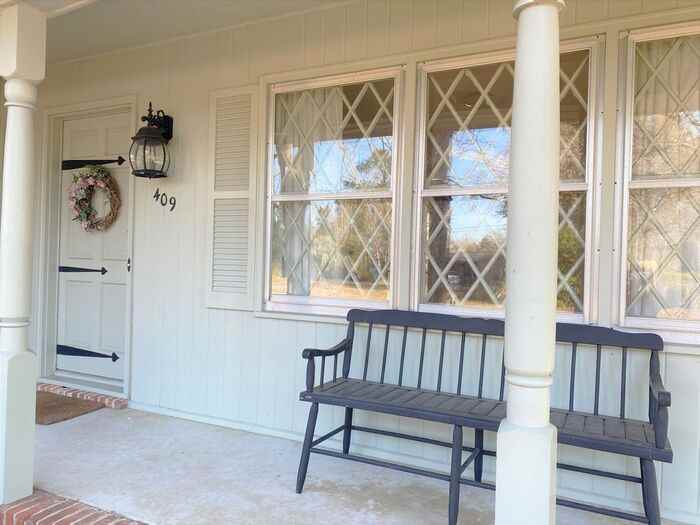 409 Brenda Dr - Photo 2 of 16
