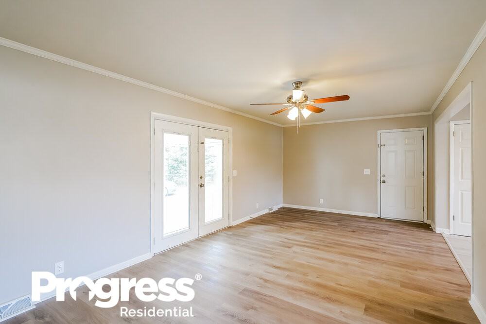 616 Denver Dr - Photo 3 of 16