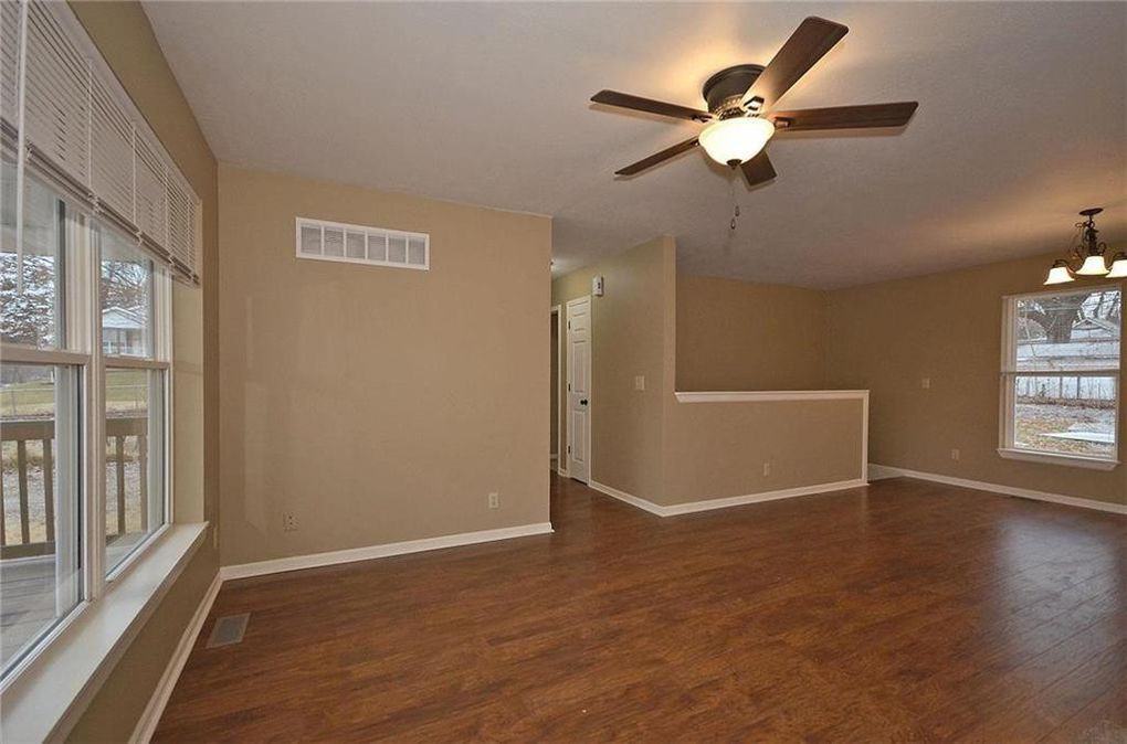 6130 Ne Vivion Rd #1 - Photo 5 of 17