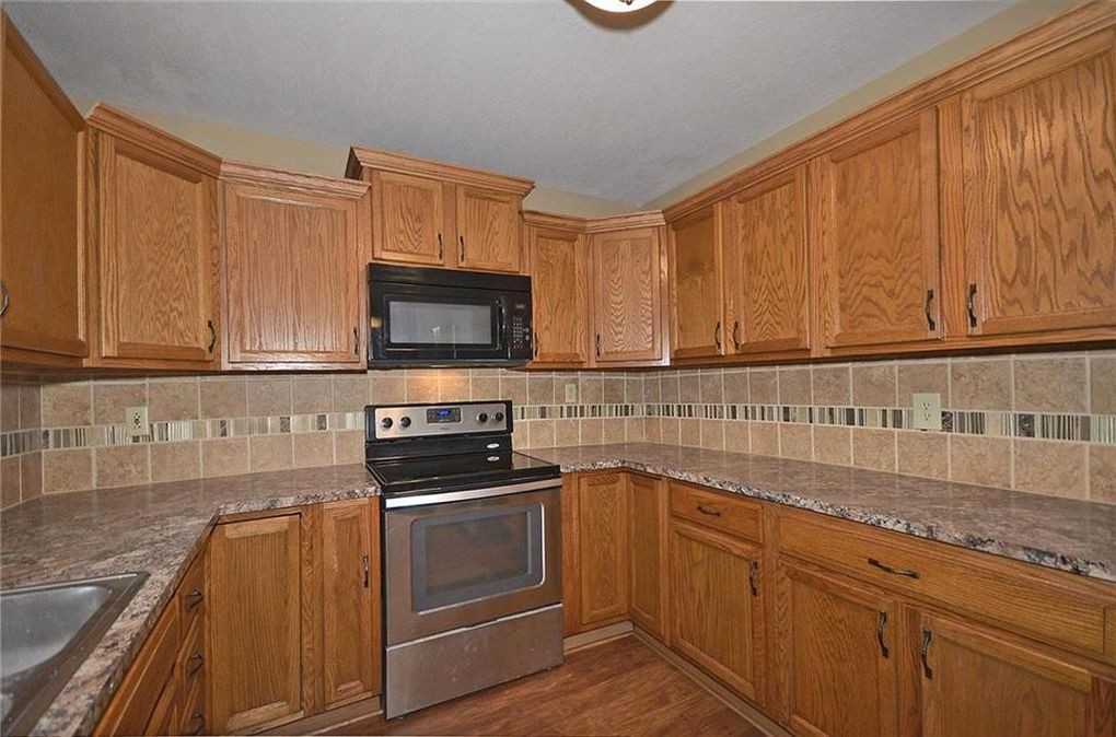 6130 Ne Vivion Rd #1 - Photo 7 of 17