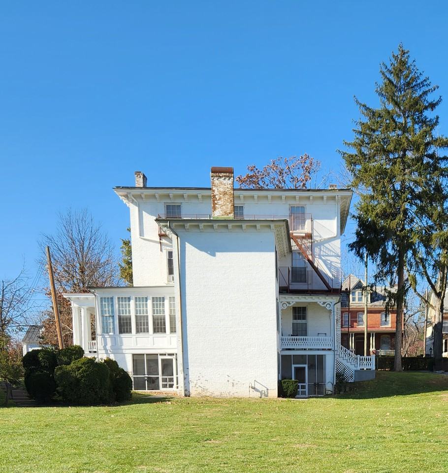 348 Fairmont Ave - Photo 4 of 31