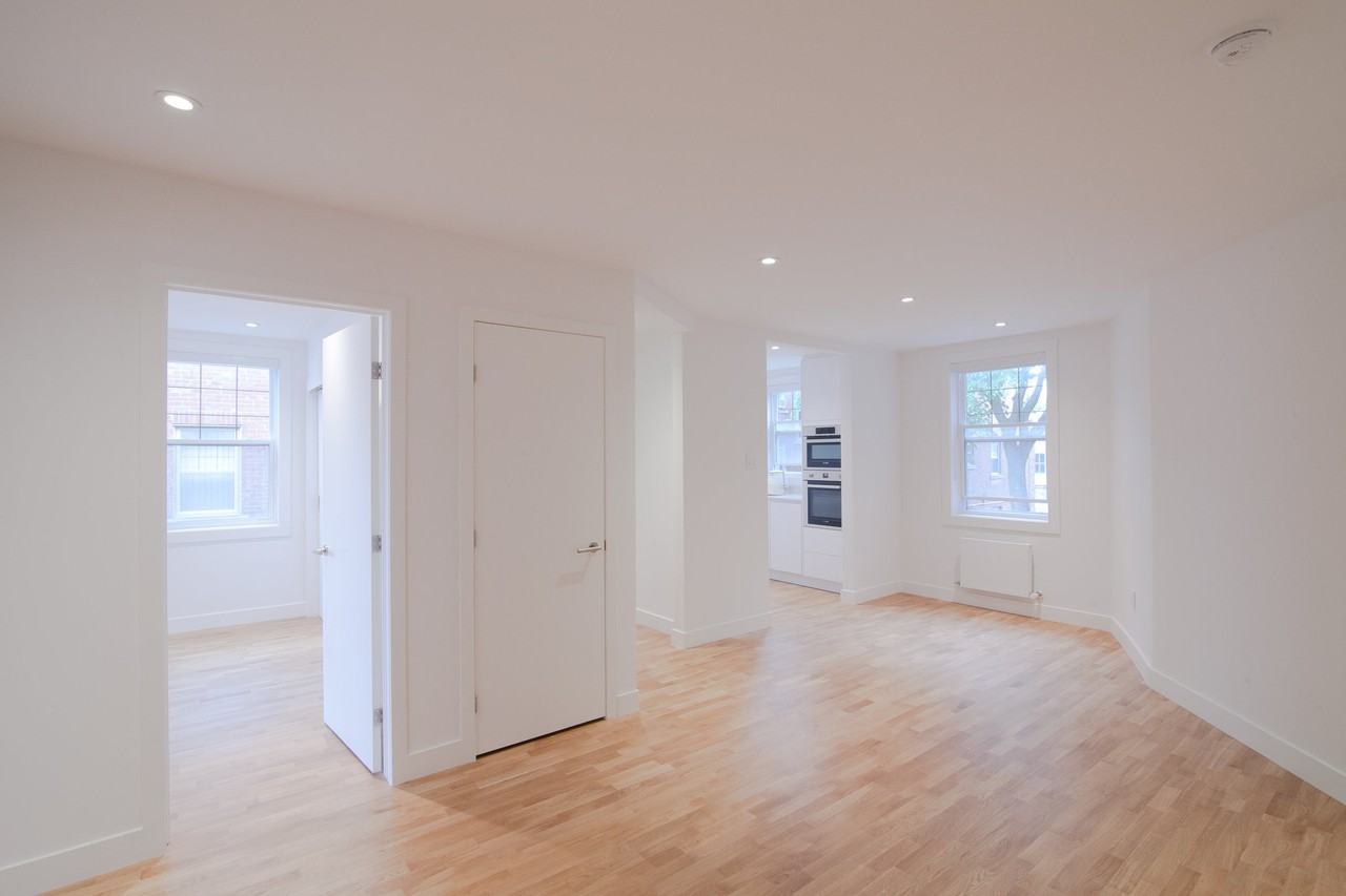 5550 Snowdon Street Apartments 5552 Rue Snowdon, Montréal, QC H3X 1Y9