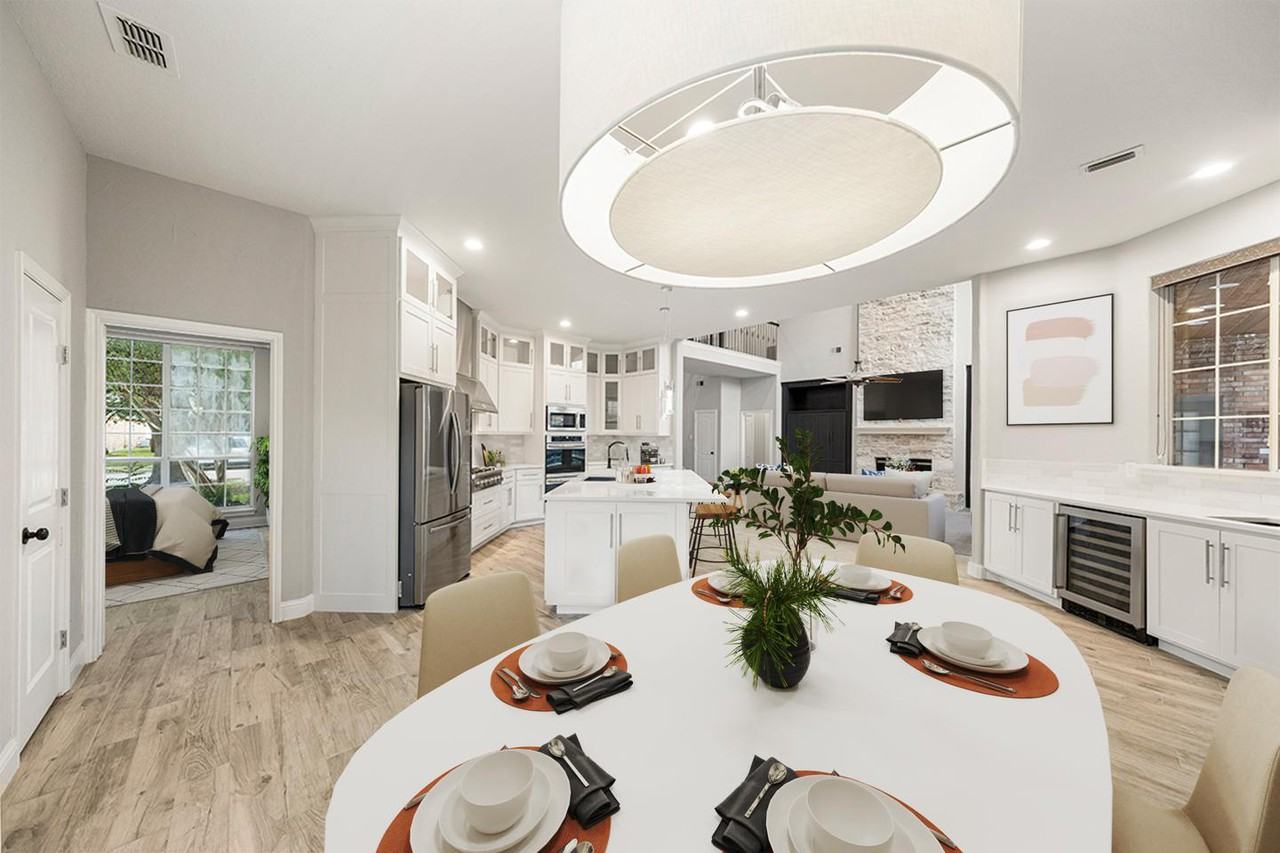 Spacious Plano home with outdoor pool & spa oasis - Photo 4 of 32