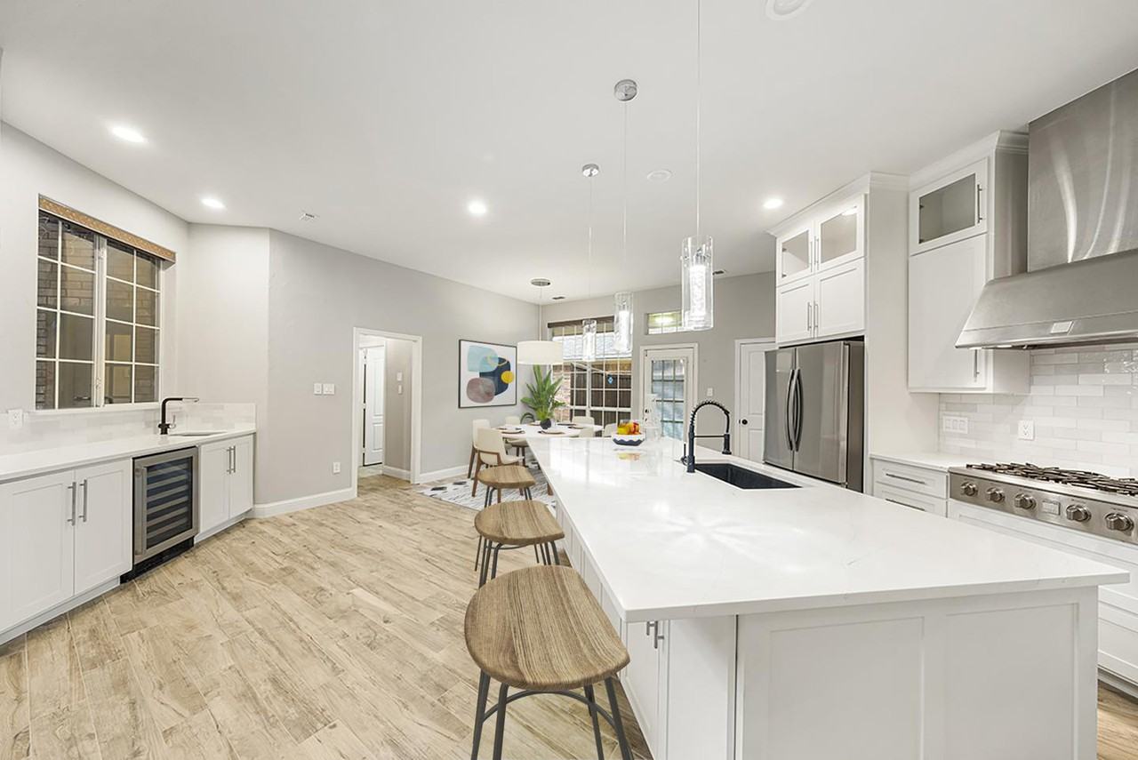 Spacious Plano home with outdoor pool & spa oasis - Photo 5 of 32