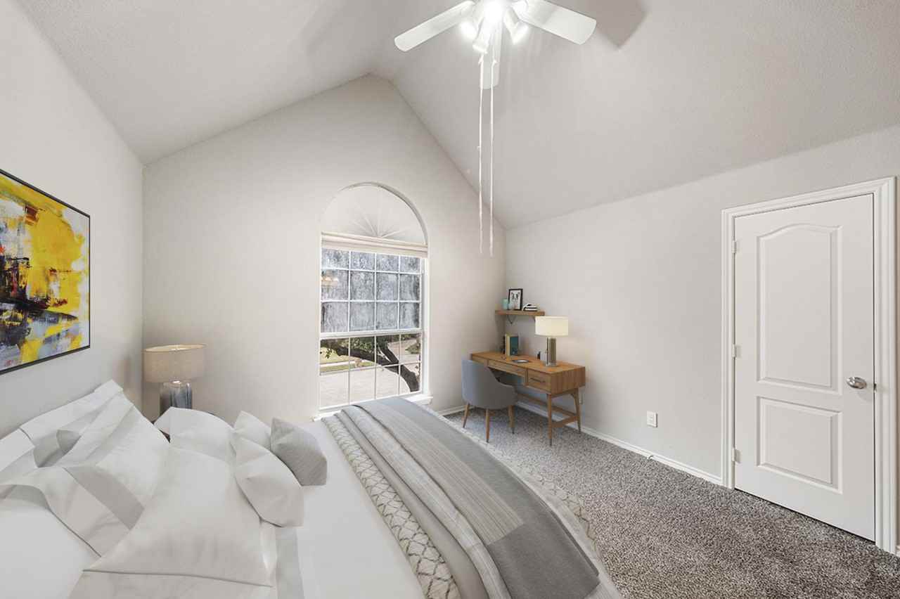Spacious Plano home with outdoor pool & spa oasis - Photo 5 of 32