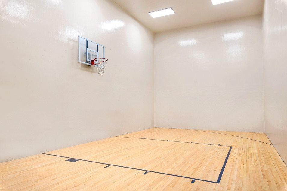 625 South Redwood Road - Photo 2 of 17