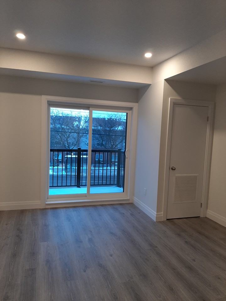 600 Victoria Street South #10 - Photo 2 of 9