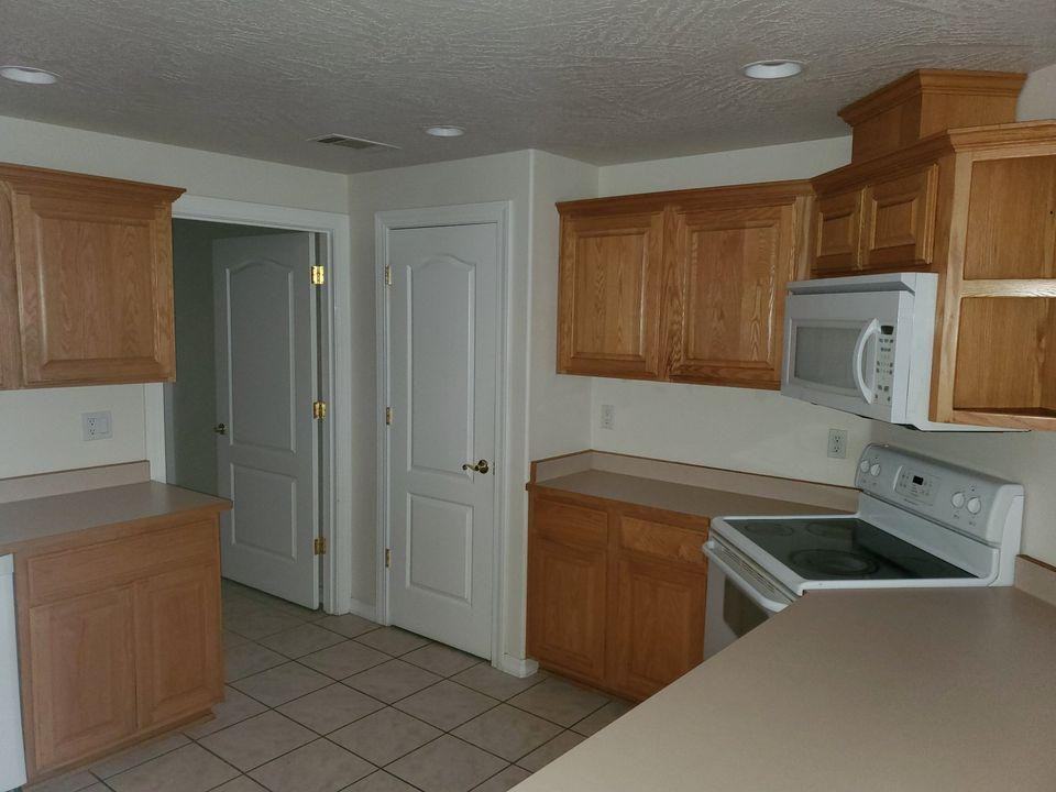 1674 Nunnwood Ln - Photo 4 of 21