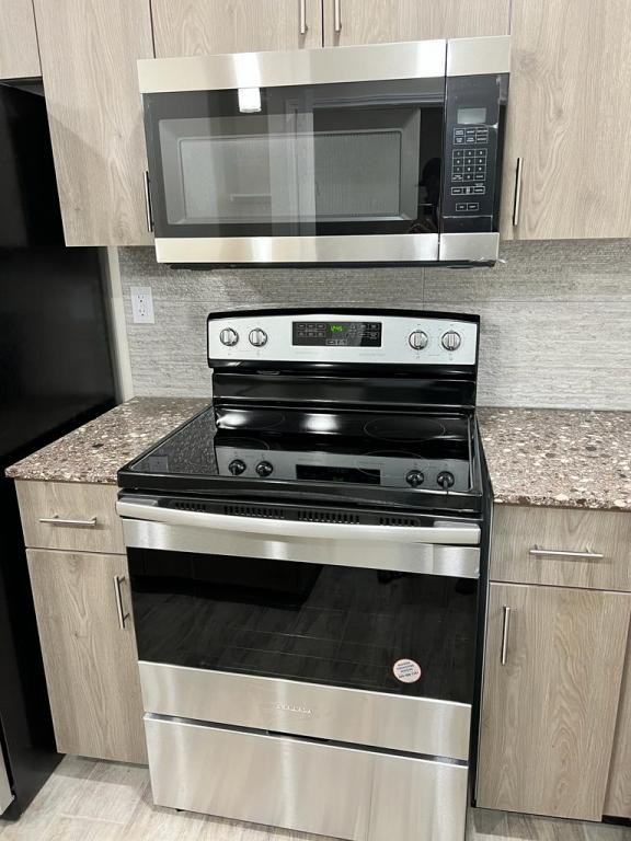 5202 N Hiawatha Dr - Photo 4 of 27