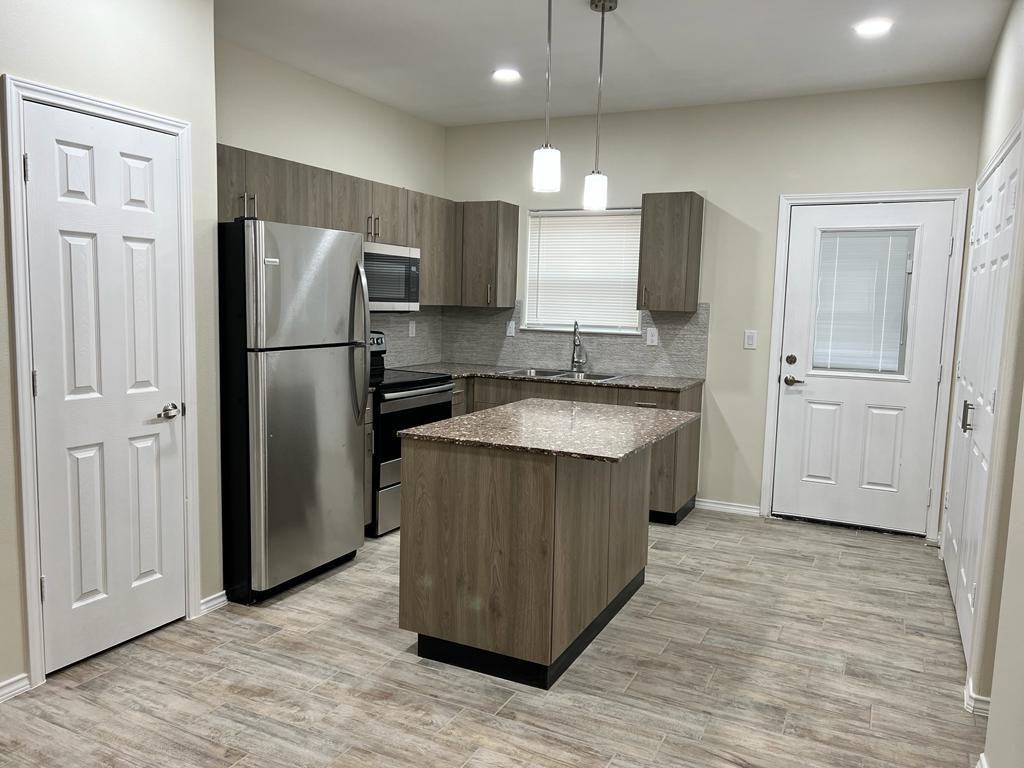 5202 N Hiawatha Dr - Photo 5 of 27