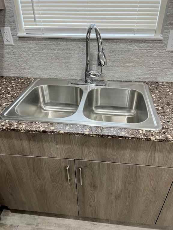 5202 N Hiawatha Dr - Photo 7 of 27