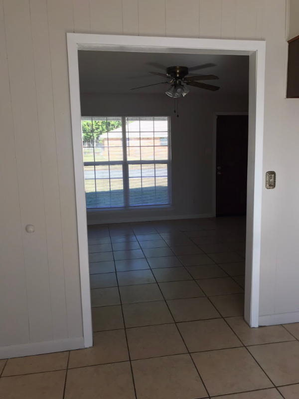 16313 Lamont Rd - Photo 4 of 22