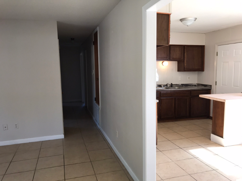 16313 Lamont Rd - Photo 5 of 22