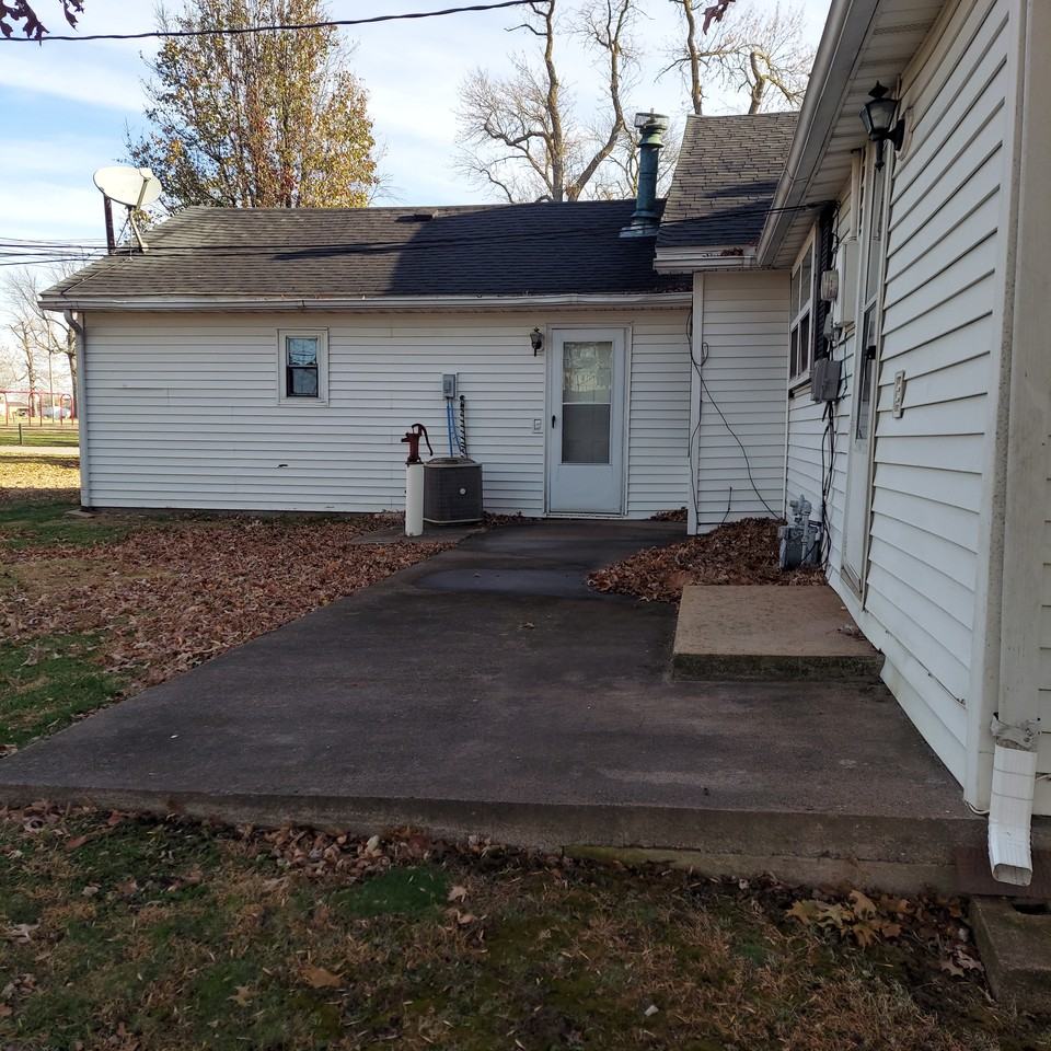 308 Elm St - Photo 2 of 8