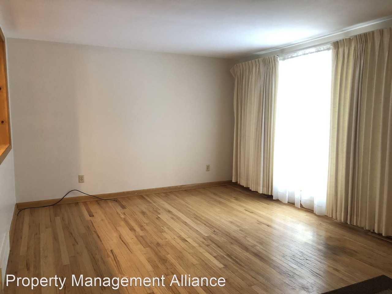 6942 Shannon Way - Photo 3 of 25