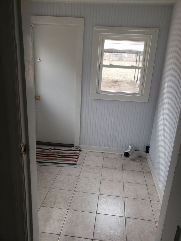 501 Hoover Ave - Photo 2 of 14