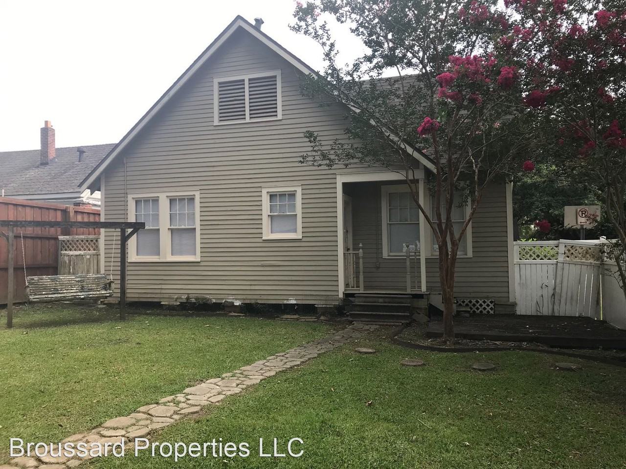 1325 Lee Avenue - Photo 2 of 13