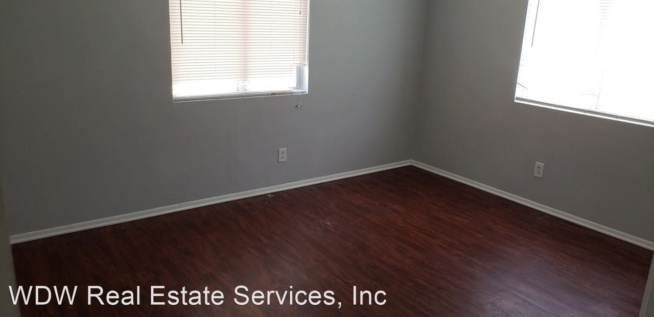 8526 100th Ave - Photo 2 of 8