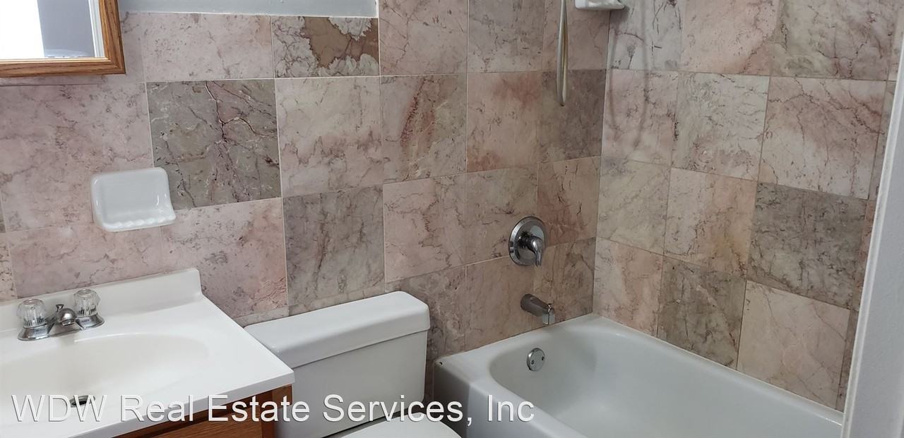 8526 100th Ave - Photo 3 of 8