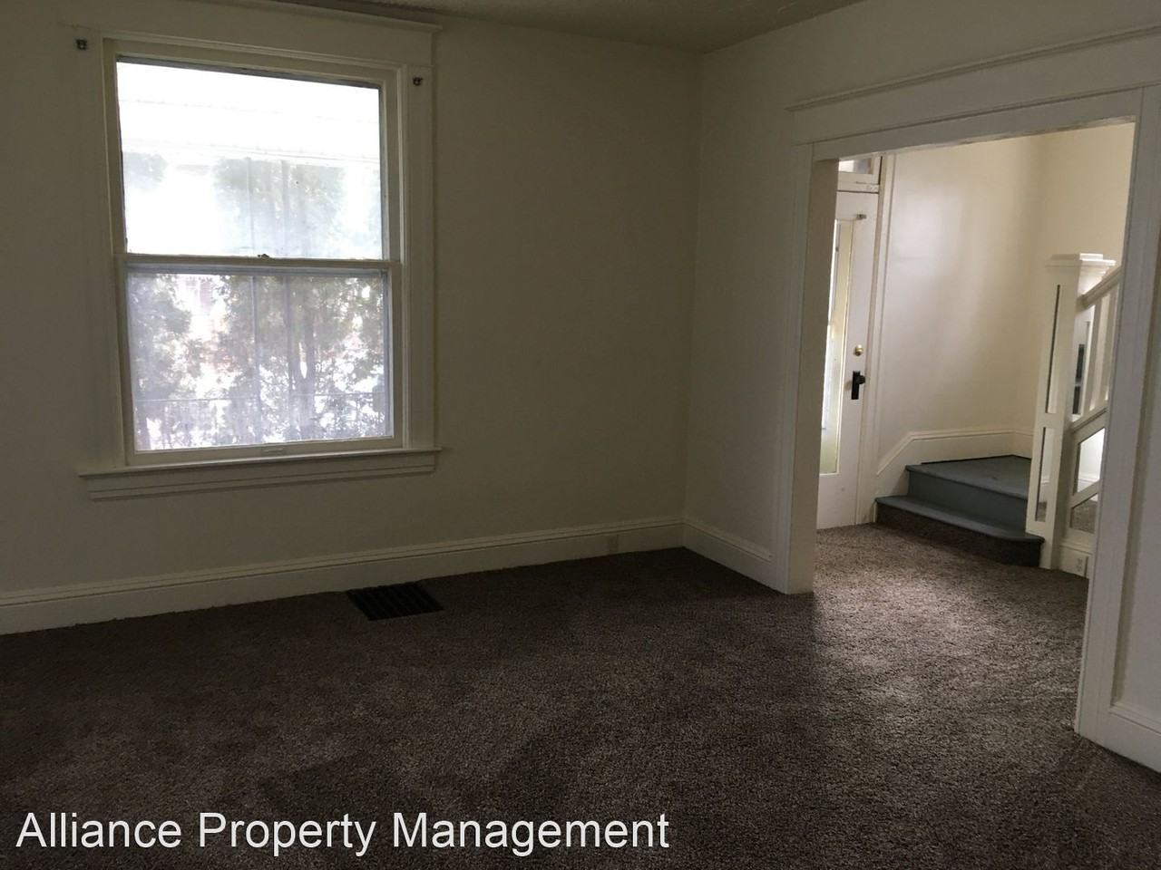 924 Lincoln Ave - Photo 3 of 7