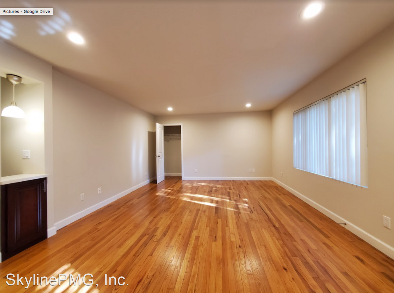 585 Cassia Street - Photo 2 of 17