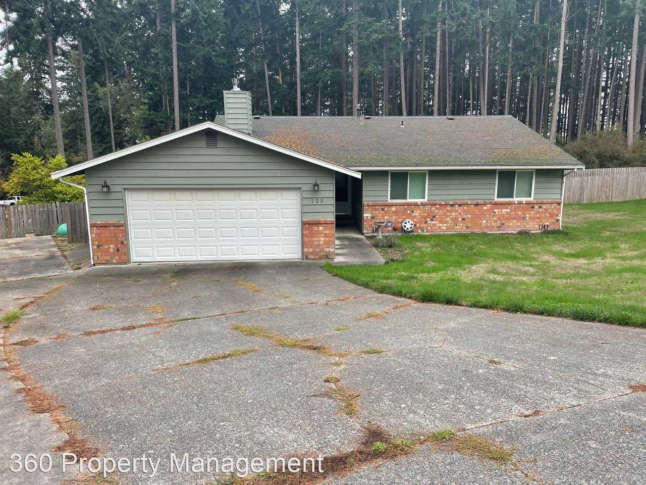 223 Nw Calista Ct - Photo 2 of 2