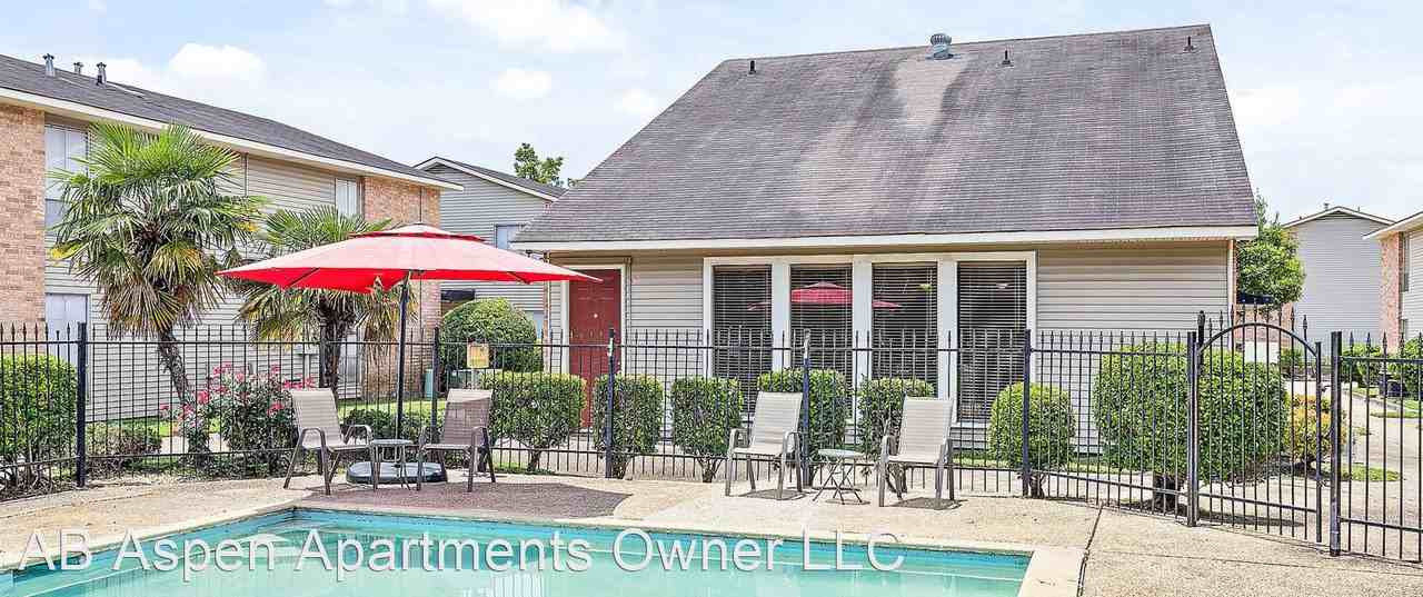 Scarlet Oak Village - Modern Convenience Meets Redefined Apartment Living - Photo 2 of 10