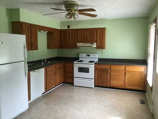 243 Fairview Ave - Photo 3 of 19