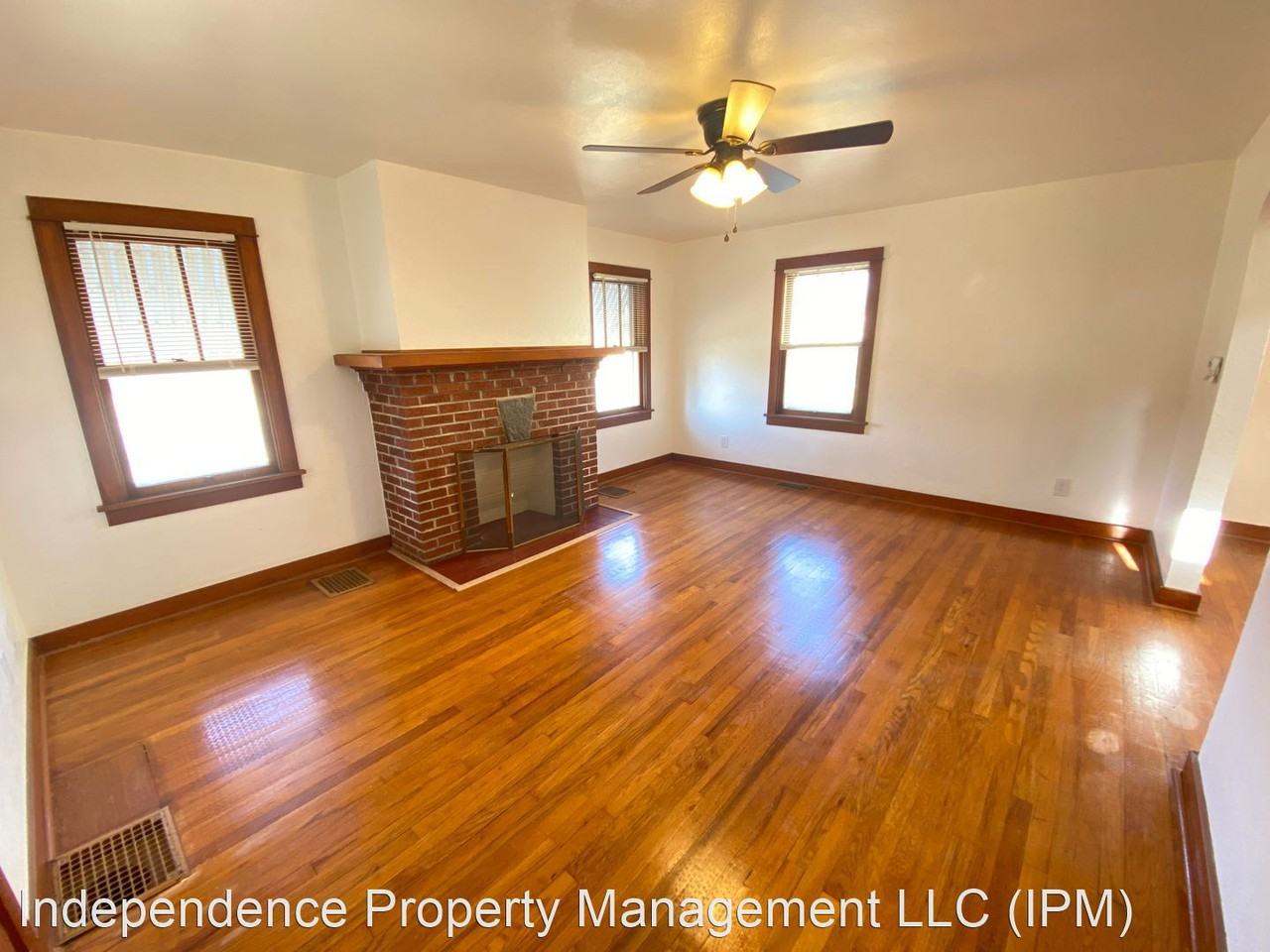 106 N Broadway St - Photo 2 of 27