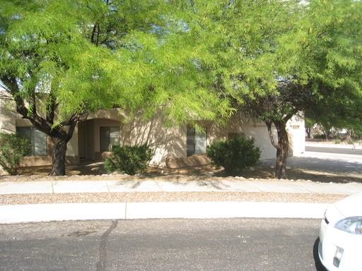 552 Pyramid Point Ct - Photo 2 of 17