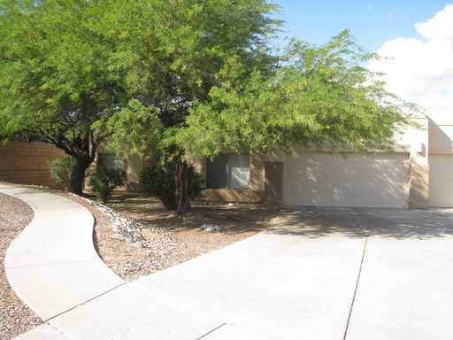 552 Pyramid Point Ct - Photo 3 of 17