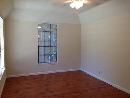 313 Sunset Ln - Photo 3 of 4