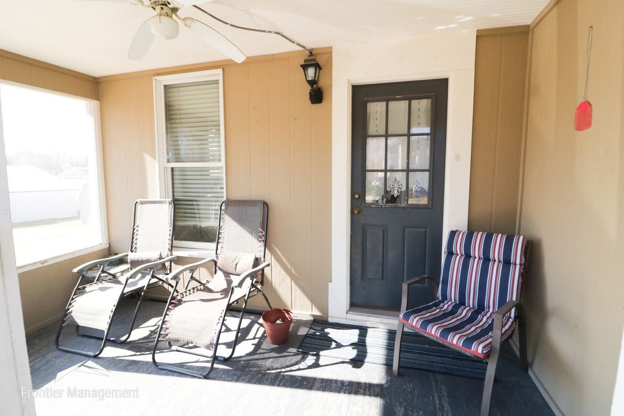 623 Missouri Ave - Photo 2 of 16