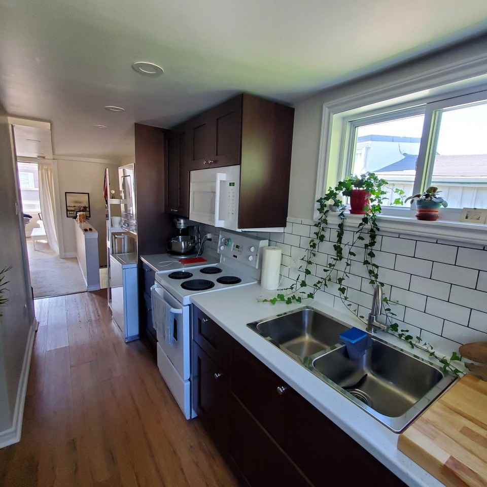 39 Pinhey Street #2 - Photo 3 of 10
