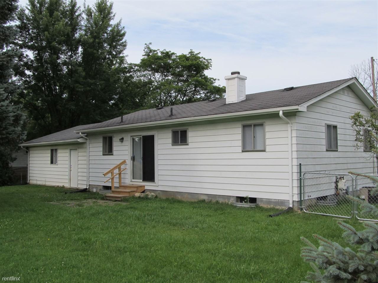 1205 Carlson Dr - Photo 3 of 7