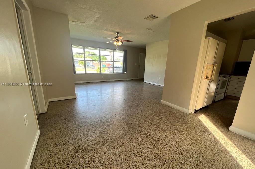 9850 Sw 165th Ter - Photo 2 of 8