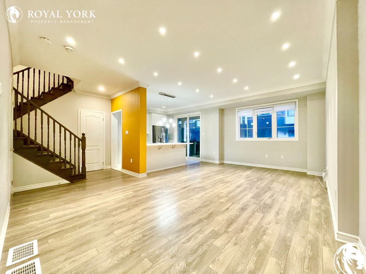 41 Frederick Wilson Ave - Photo 2 of 35