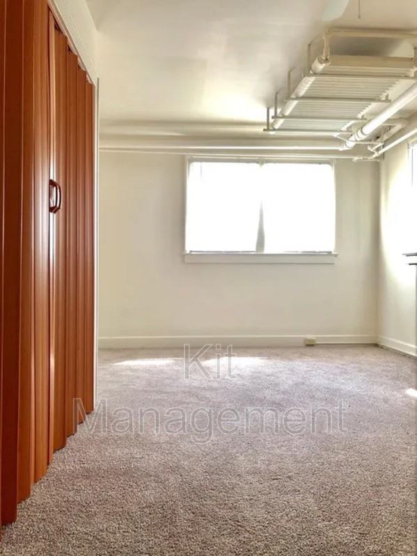 700 Spencer St - Photo 2 of 8