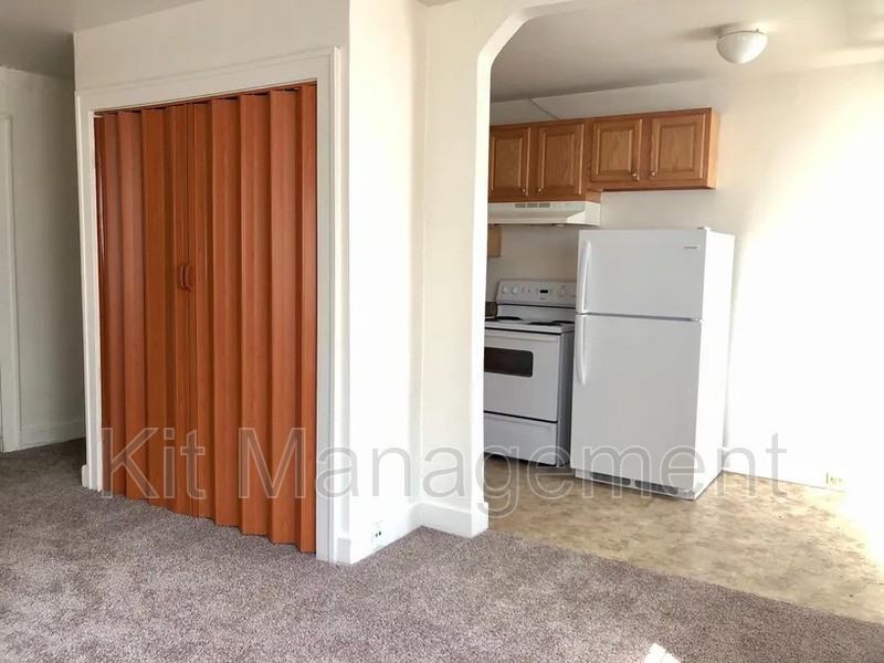 700 Spencer St - Photo 3 of 8