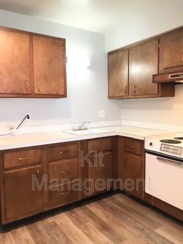 830 W Alexis Rd - Photo 4 of 8