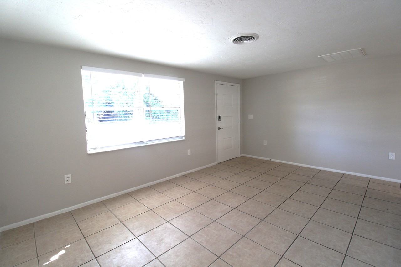 601 Osceola Rd #1 - Photo 3 of 9